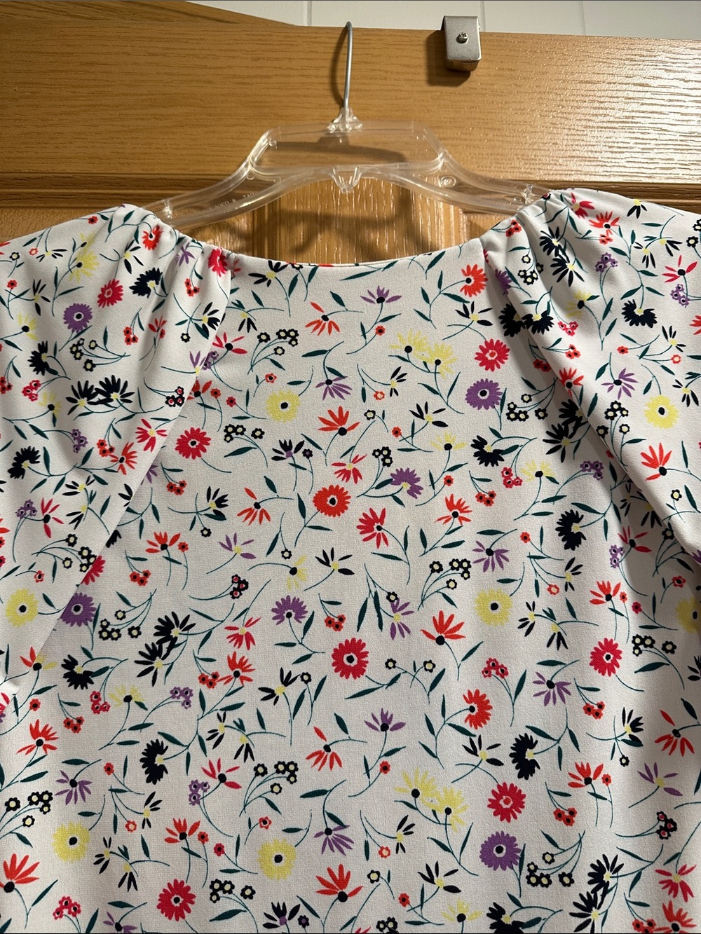 Banana Republic White Floral Print Short Sleeve Blouse with Multi-Color Blooms - Picture 7 of 8